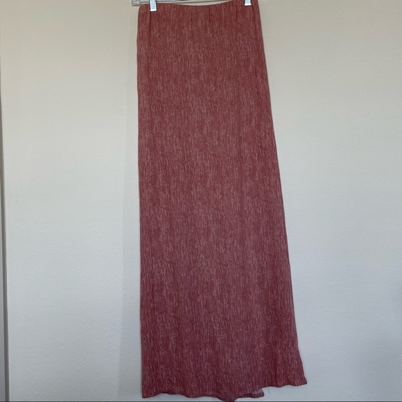 Lulu’s Leg Slits Red Hobo Crinkle Skirt Size XS - Picture 3 of 5